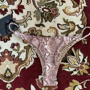 Acacia Fins bottom Medium BNWT python